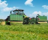 Krone EasyCut B 1050 CV Collect -perhosniittomurskain mattoperällä