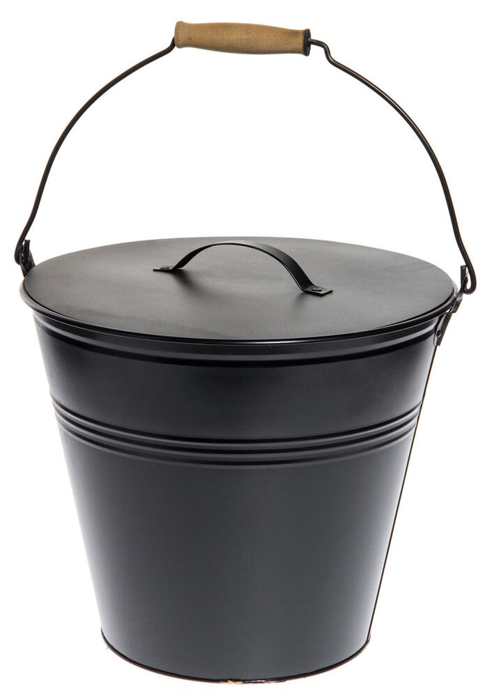 Tuhkaämpäri kannella