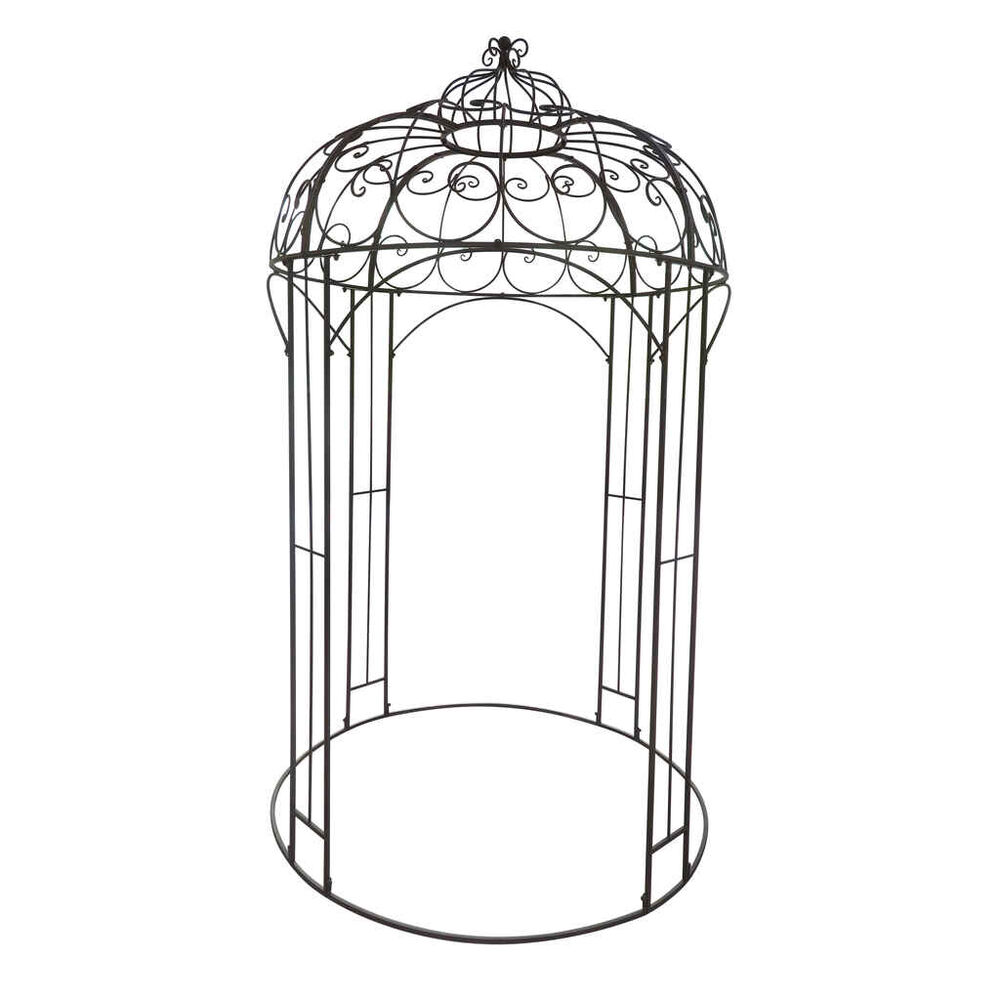 ruskea pergola pihaan tai puutarhaan
